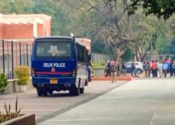 Delhi school bomb threat leads to evacuation as police and bomb squad inspect the campus