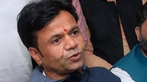 Rajpal Yadav arrives at Delhi High Court during bail hearing in cheque bounce case