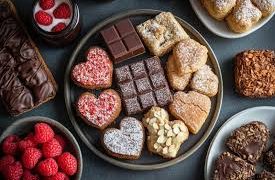 Sugar-free Valentine’s desserts made with dates, fruits, and nuts
