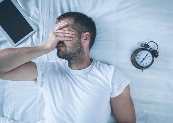 Sleep and brain health are deeply connected. Lack of sleep can affect memory, emotional balance, focus, and overall cognitive performance. Experts highlight why good sleep is essential for a healthy brain.