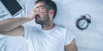 Sleep and brain health are deeply connected. Lack of sleep can affect memory, emotional balance, focus, and overall cognitive performance. Experts highlight why good sleep is essential for a healthy brain.