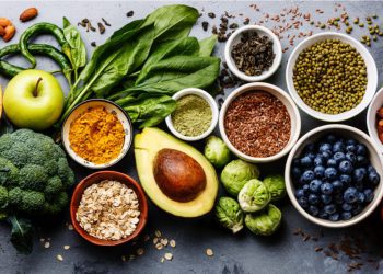 Daily health habits like morning sunlight, walking, and healthy eating for better digestion and wellness